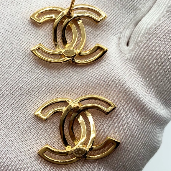 NEW Obazine Chanel CC Gold Color Earrings - Picture 11 of 15